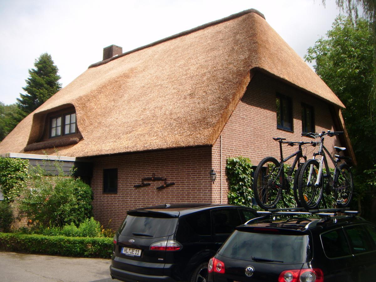 Hôtel Landhaus Absalonshorst à Groß Grönau Extérieur photo