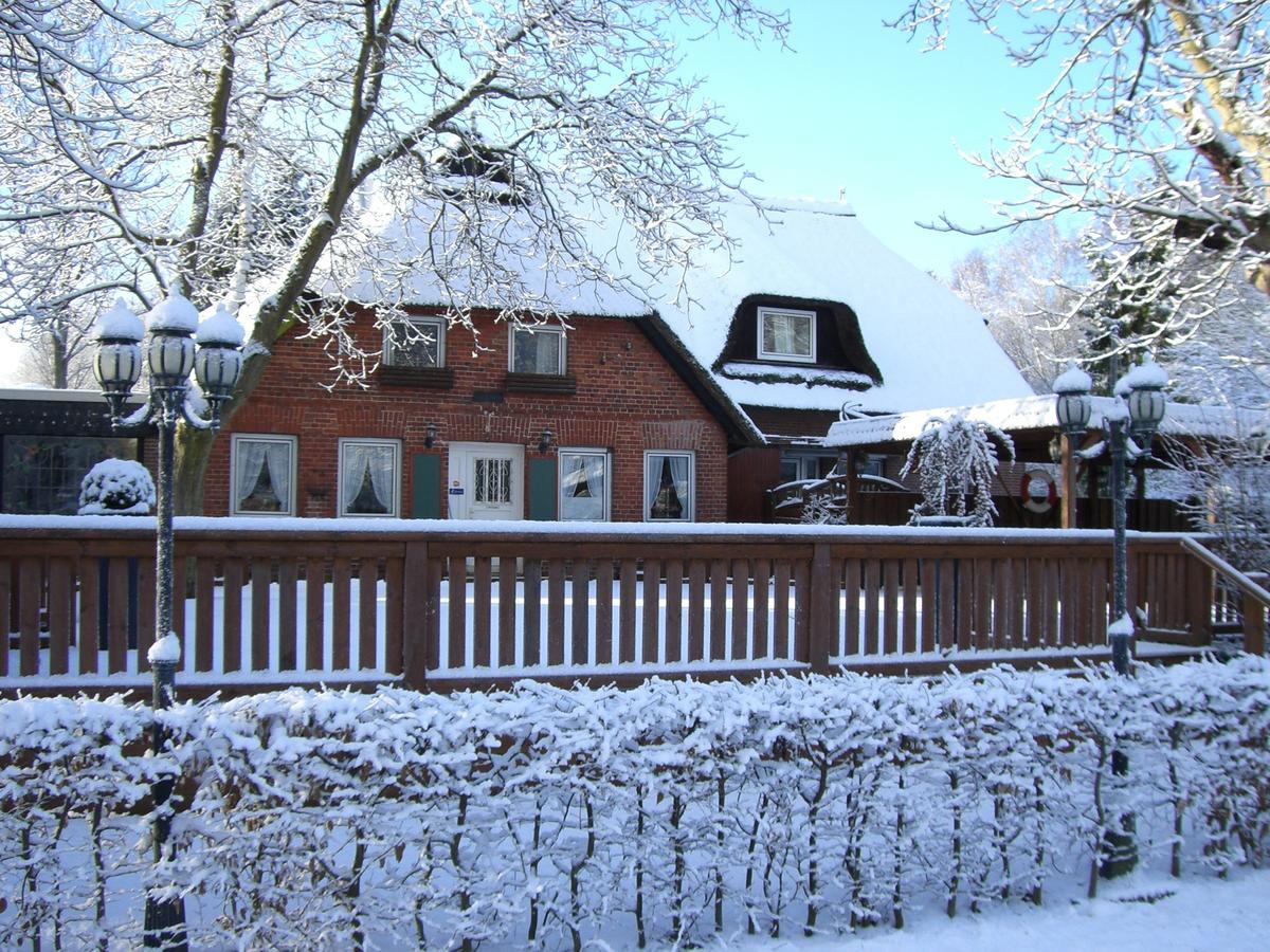 Hôtel Landhaus Absalonshorst à Groß Grönau Extérieur photo