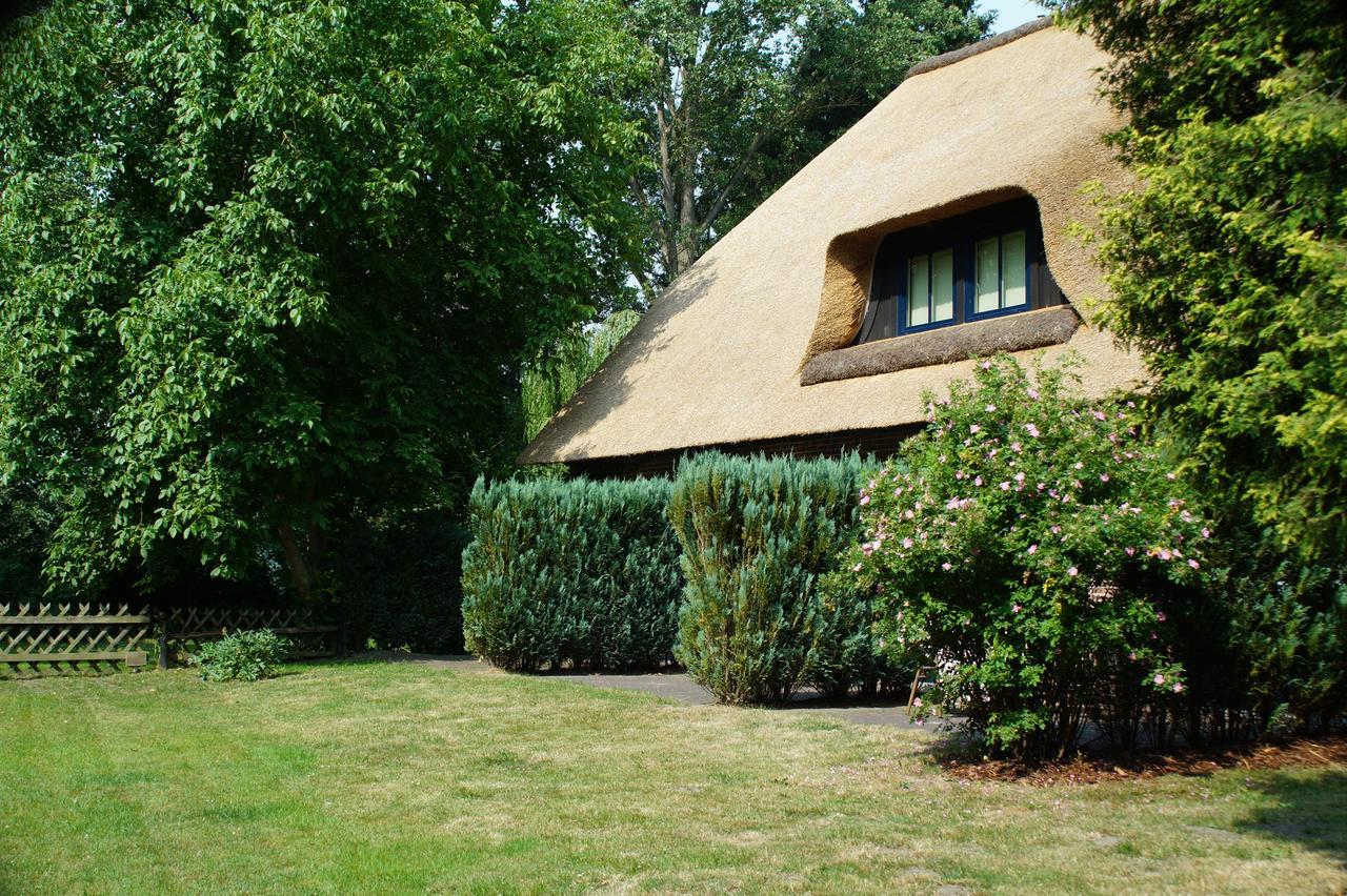 Hôtel Landhaus Absalonshorst à Groß Grönau Extérieur photo